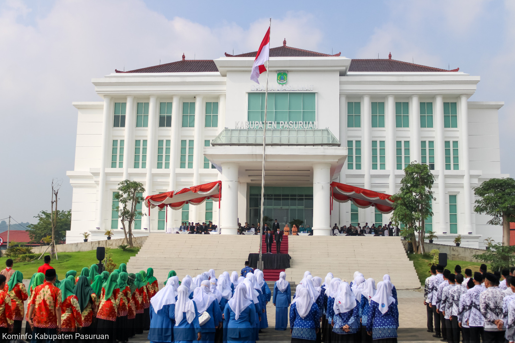 Pimpin Upacara Peringatan Hari Pendidikan Nasional, Pj. Bupati Pasuruan sampaikan Urgensi Gerakan Merdeka Belajar