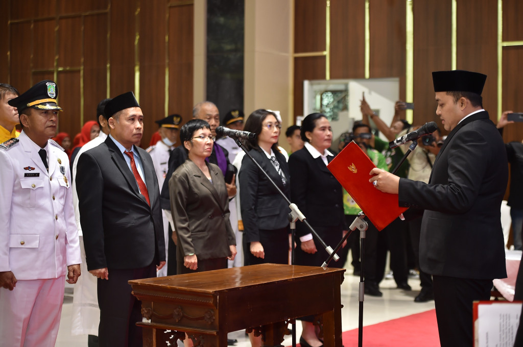 Bupati Pasuruan Lantik 16 Pejabat Eselon II, 105 Eselon III dan 176 Pejabat Eselon IV di Lingkungan Pemkab Pasuruan