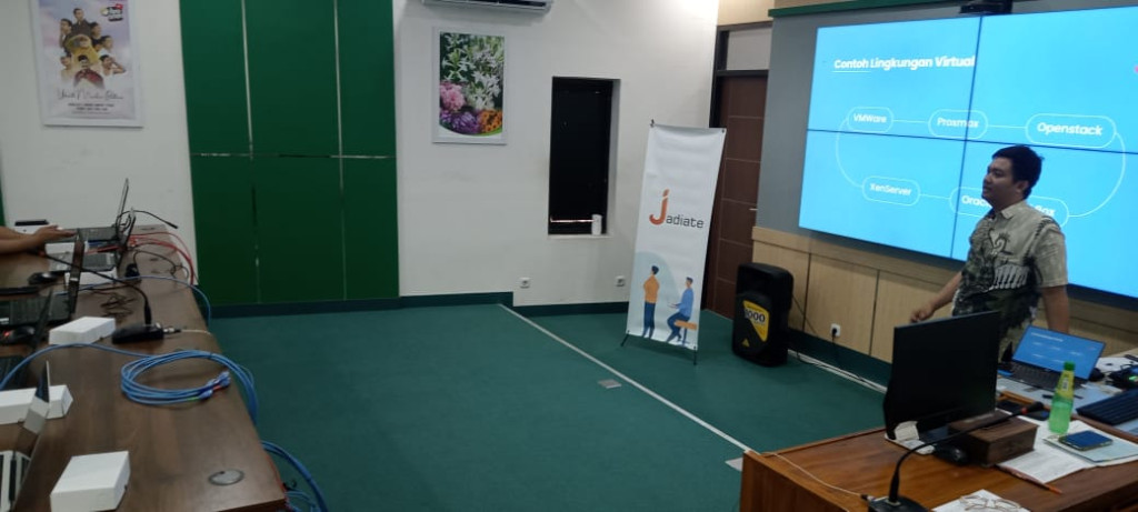 Pelatihan Optimasi dan Efisiensi Kinerja Server oleh PT. Jadiate Data Solusi