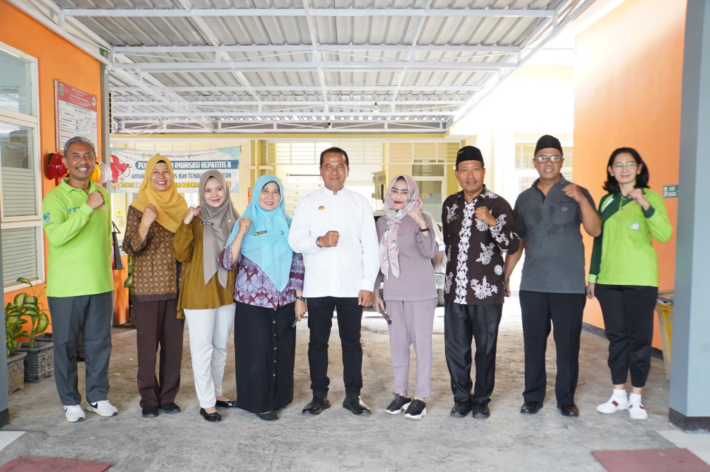 Kunjungan Pj Bupati Nurkholis ke Puskesmas Kepulungan Kecamatan Gempol