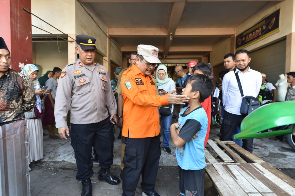Tinjau Lokasi Kebakaran Pasar Pasrepan
