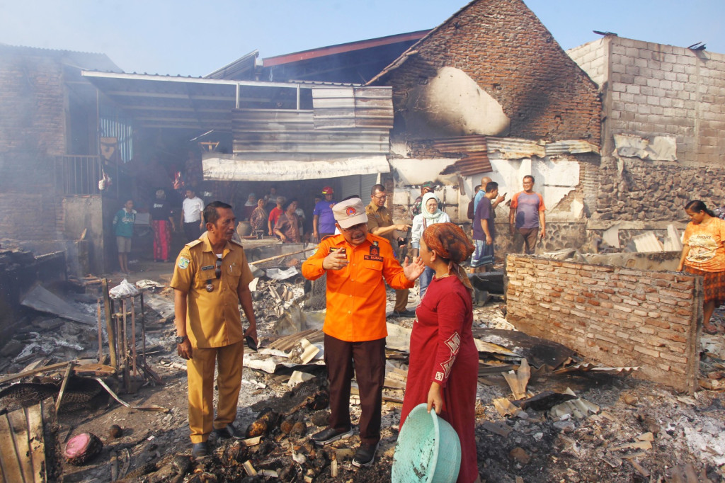 Tinjau Lokasi Kebakaran Pasar Pasrepan
